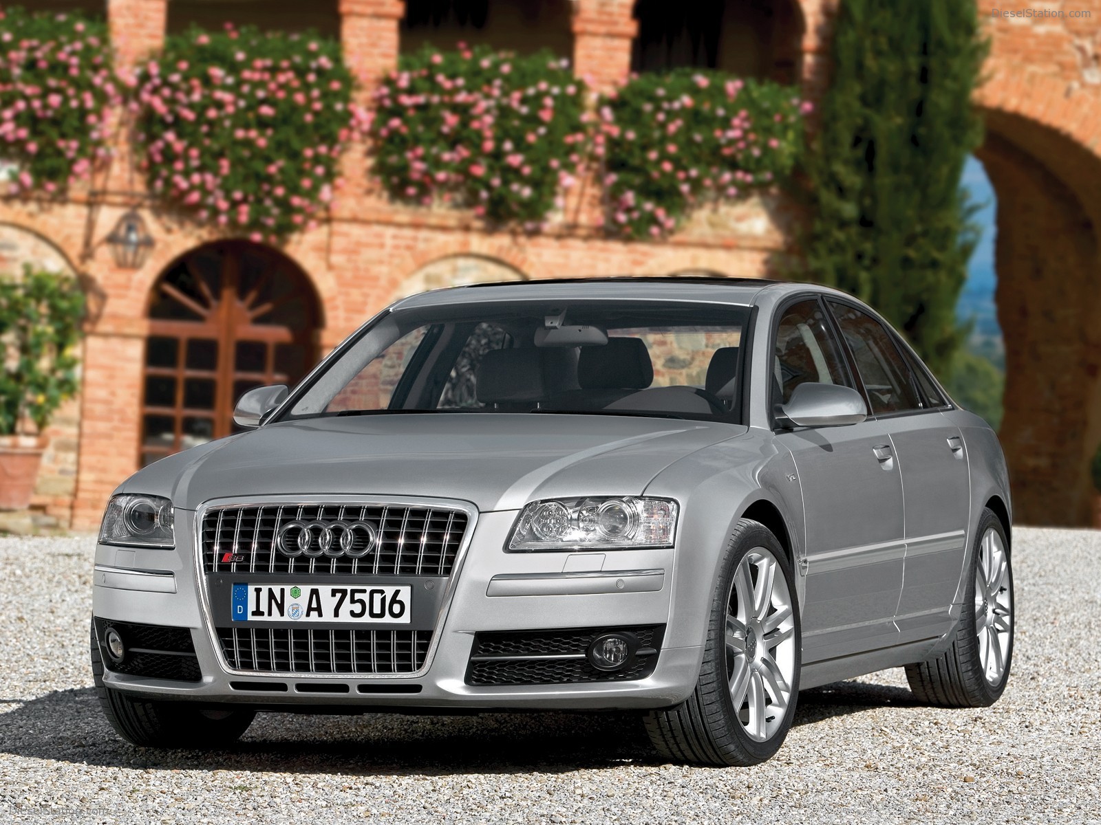 Audi S8 (2005)